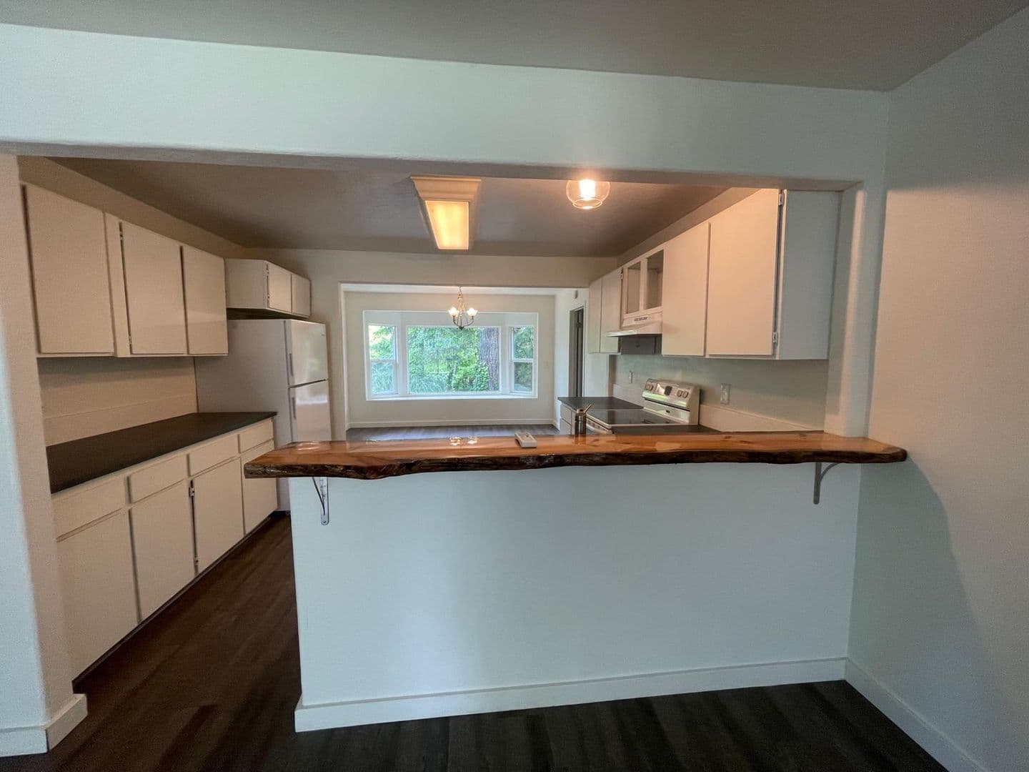 Coos Bay Apartment: 669 S. Main