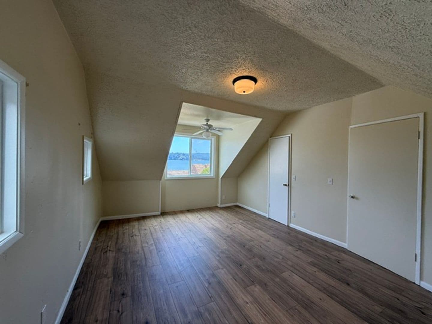 North Bend Apartment: 1524 Sheridan