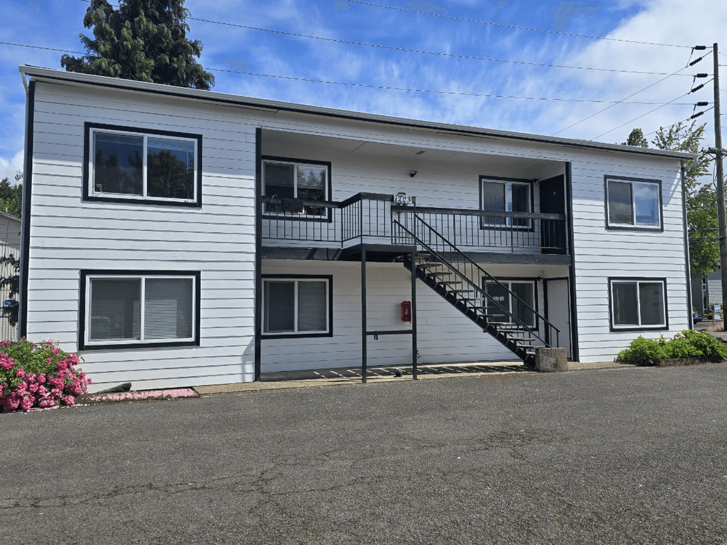 Salem Apartment: 1723 & 1727 Park Avenue NE