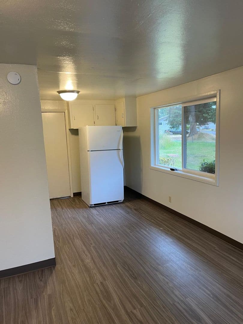 Coos Bay Apartment: 524/534 Taylor Avenue
