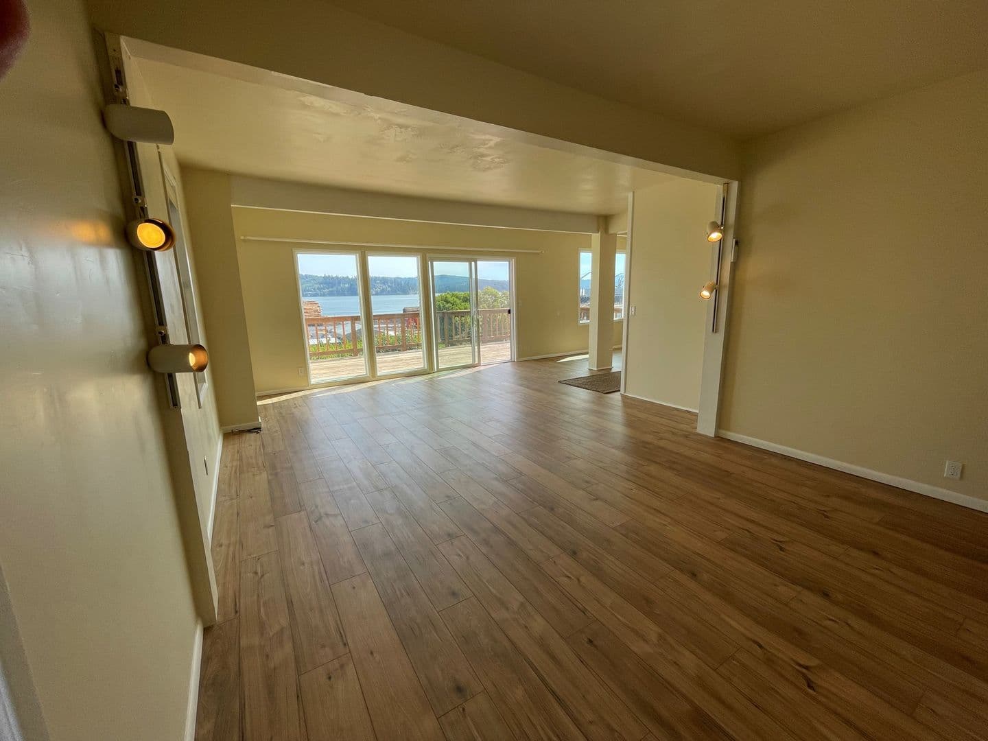 North Bend Apartment: 1524 Sheridan