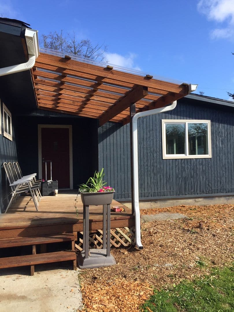 Coos Bay Apartment: 669 S. Main