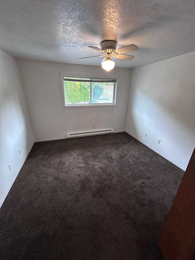 Coos Bay Apartment: 2645 N. 16th Ct.
