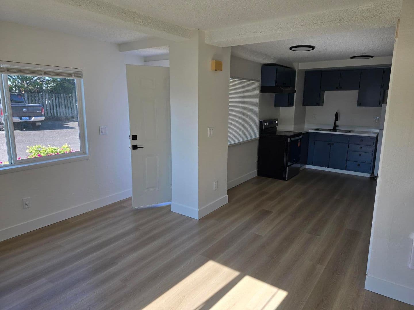 Salem Apartment: 1723 & 1727 Park Avenue NE