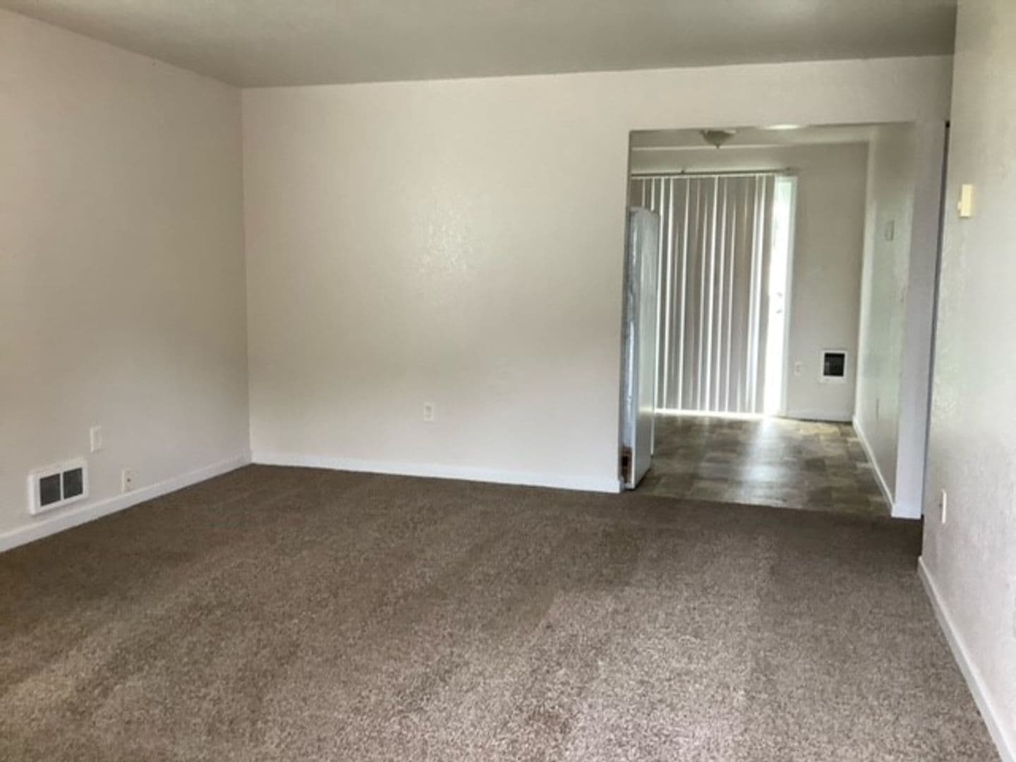 Reedsport Apartment: 1160 Ivy Street