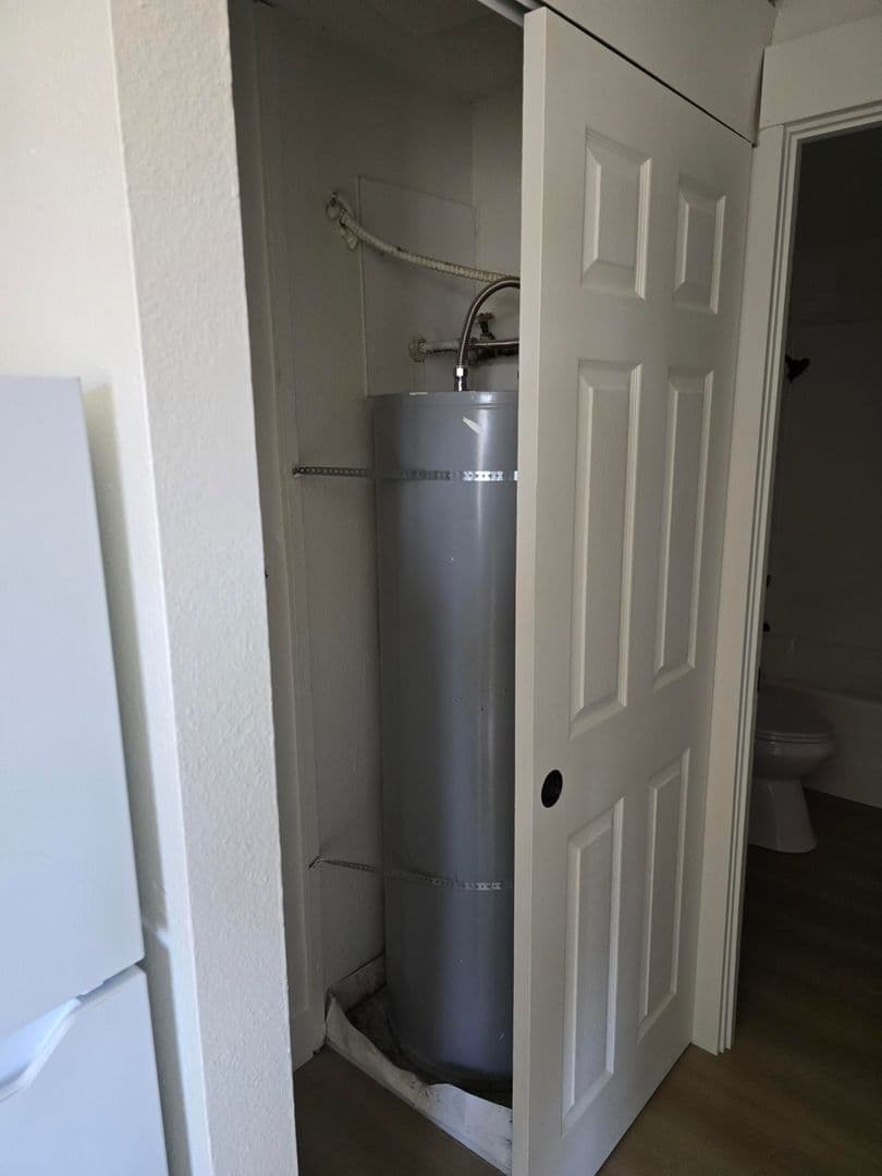 Salem Apartment: 1723 & 1727 Park Avenue NE