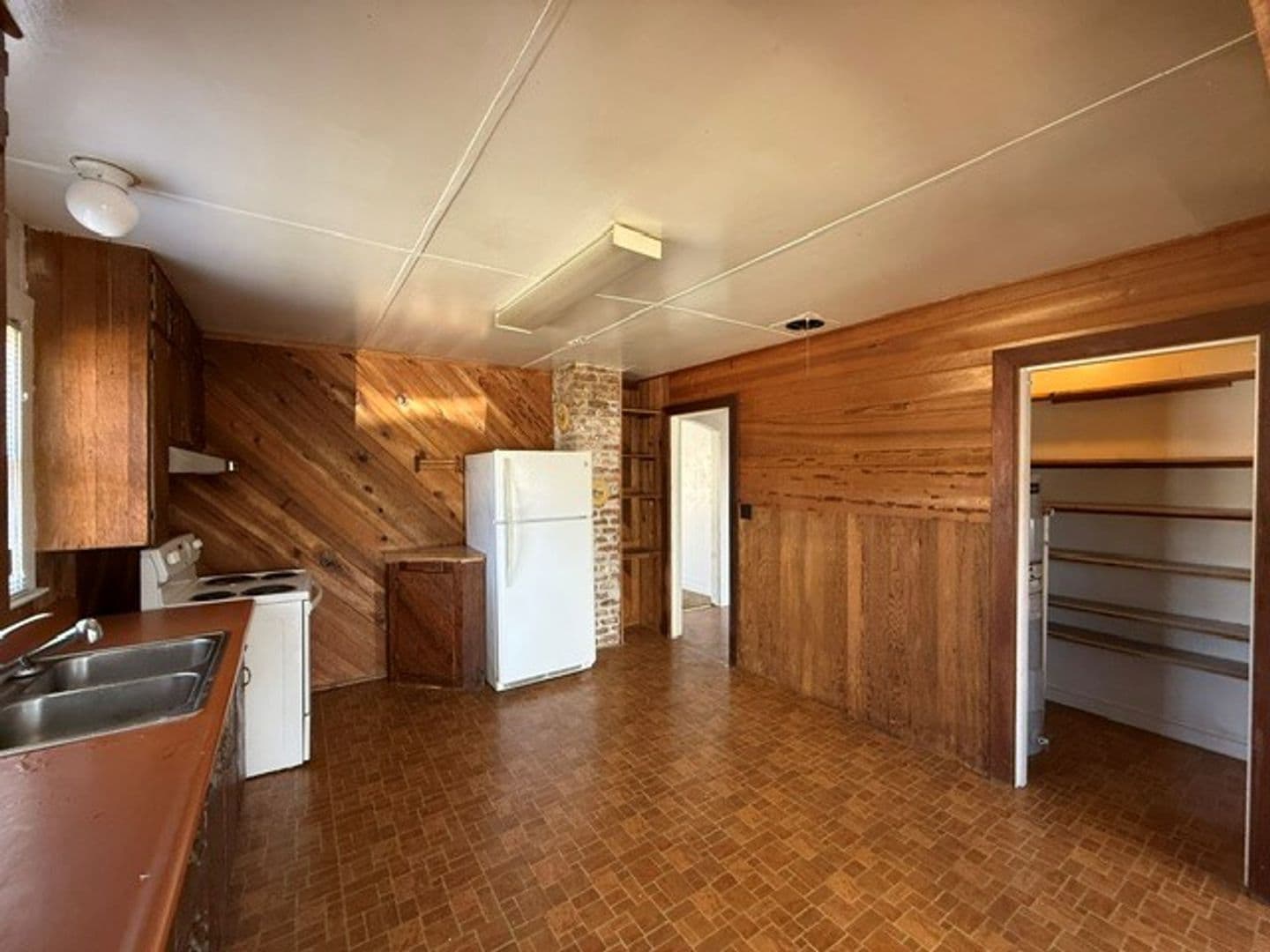 Coos Bay Apartment: 675 & 685 Elrod