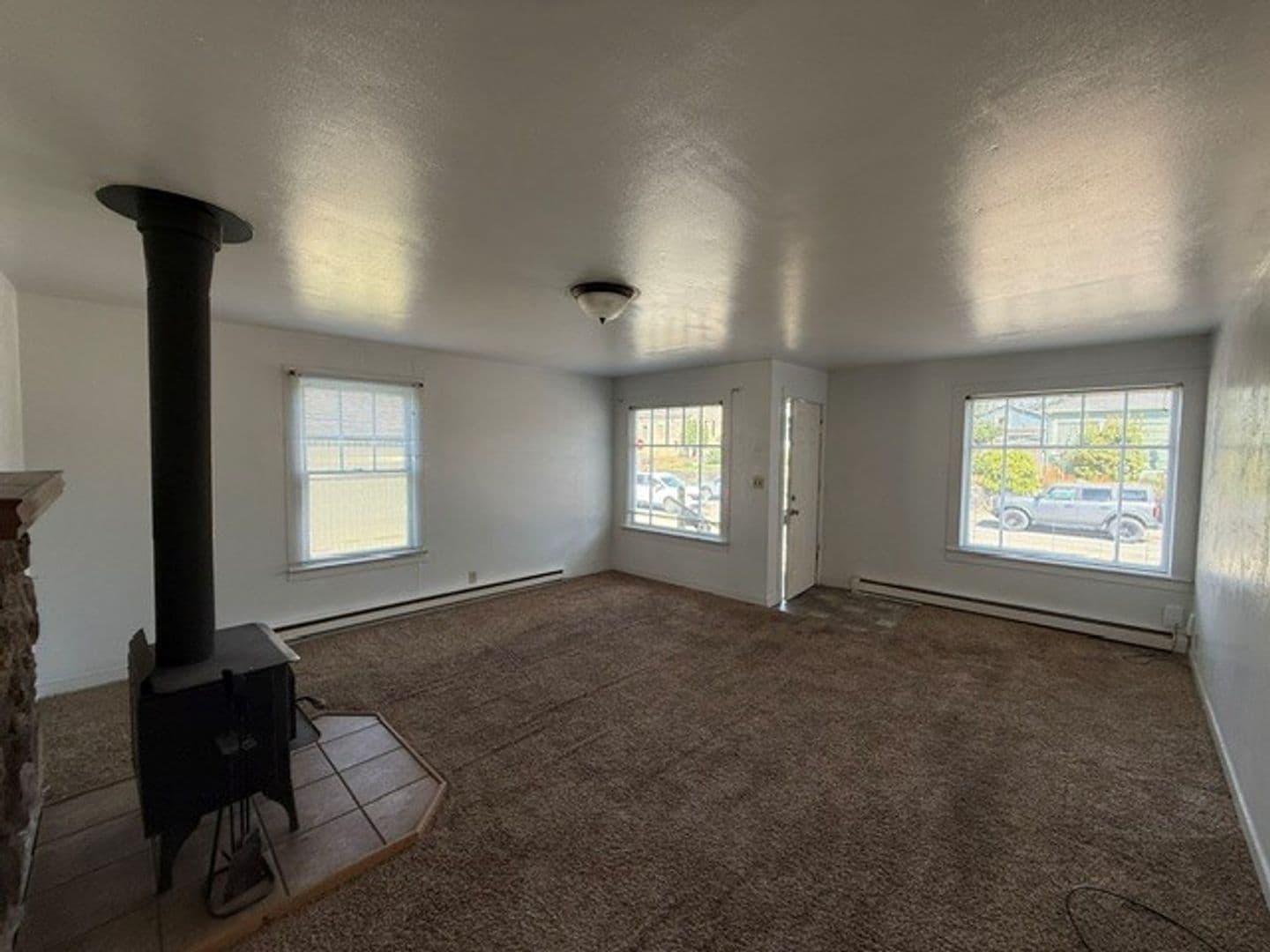 Coos Bay Apartment: 675 & 685 Elrod