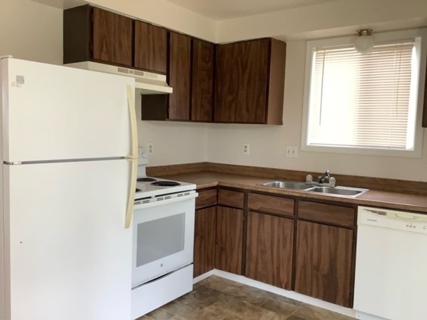 Reedsport Apartment: 1160 Ivy Street