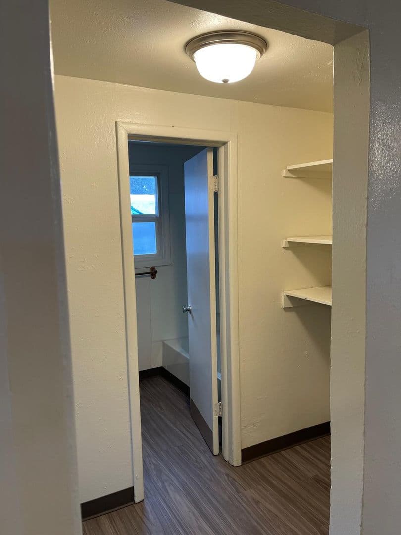 Coos Bay Apartment: 524/534 Taylor Avenue