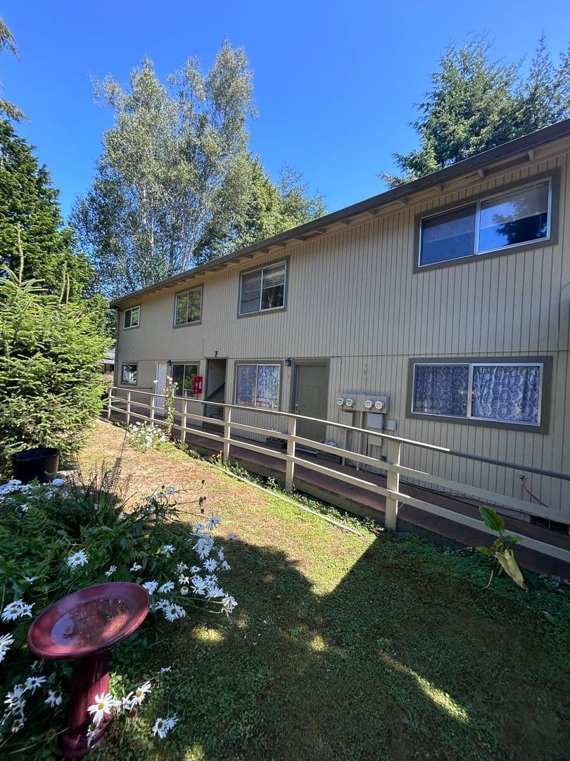 Reedsport Apartment: 401 Ranch Road