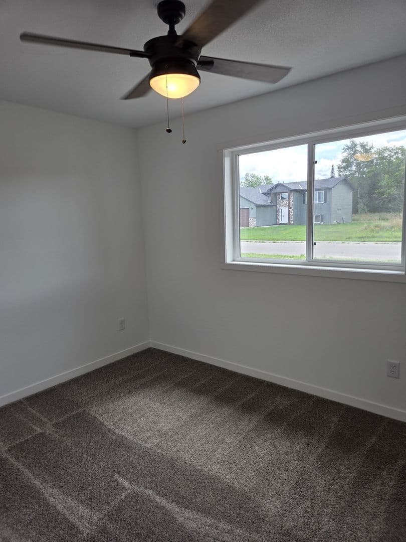 Nashwauk House: 105 8th St