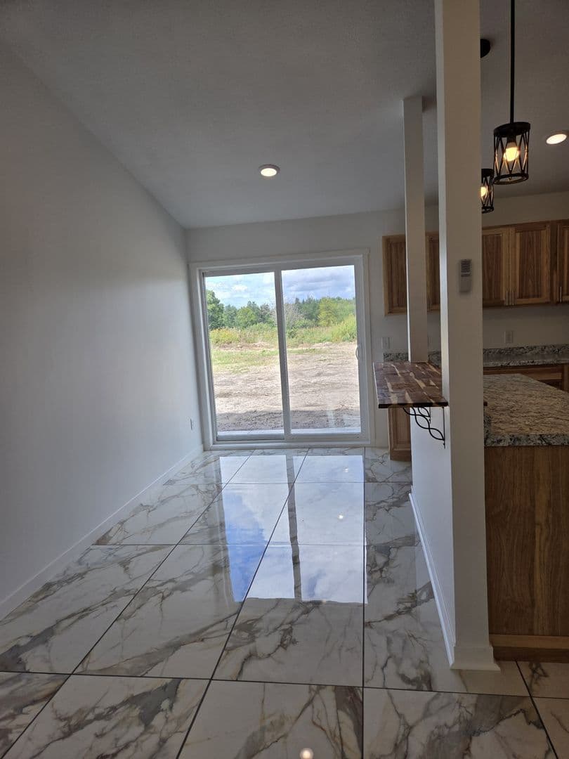 Nashwauk House: 105 8th St