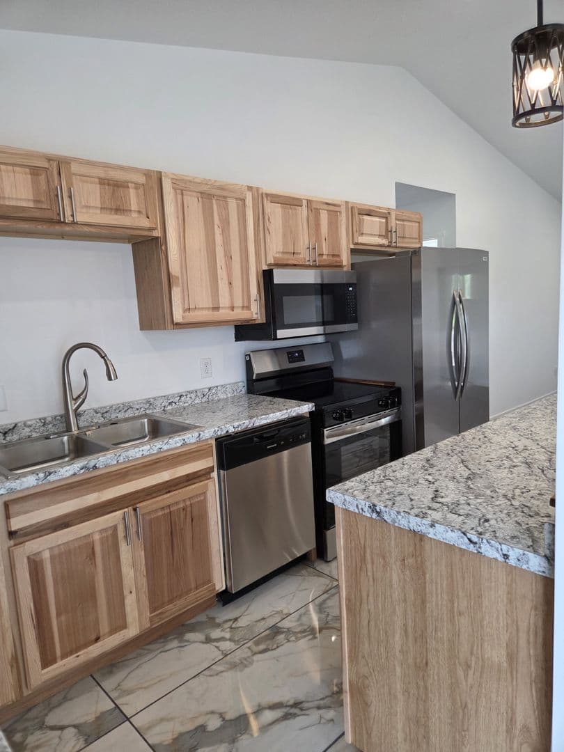 Nashwauk House: 105 8th St