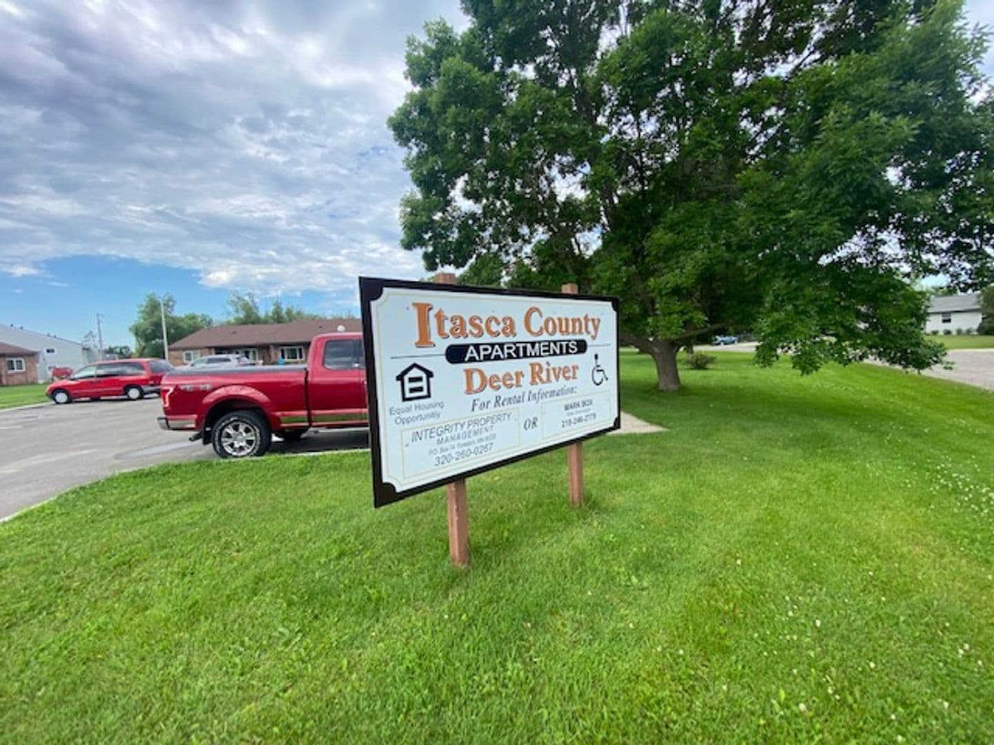 Deer River Apartment: 1022 Comstock Dr
