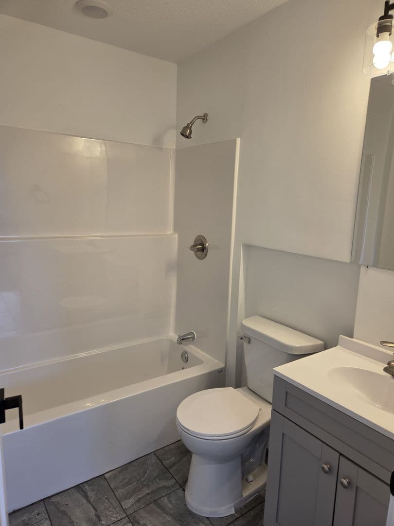 Nashwauk House: 105 8th St