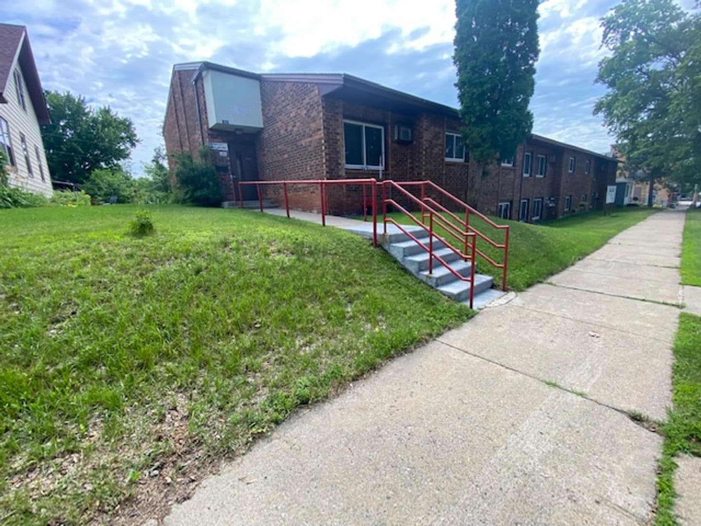 Bovey Apartment: 109 3rd Ave