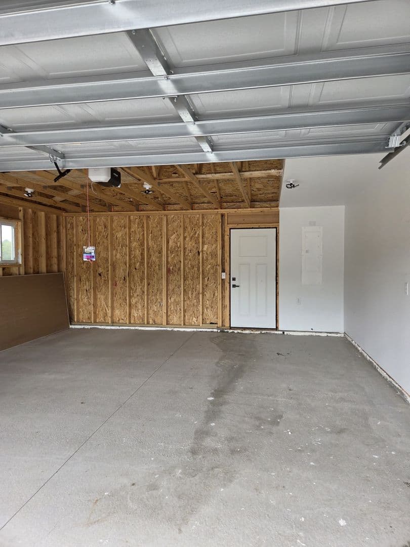 Nashwauk House: 105 8th St