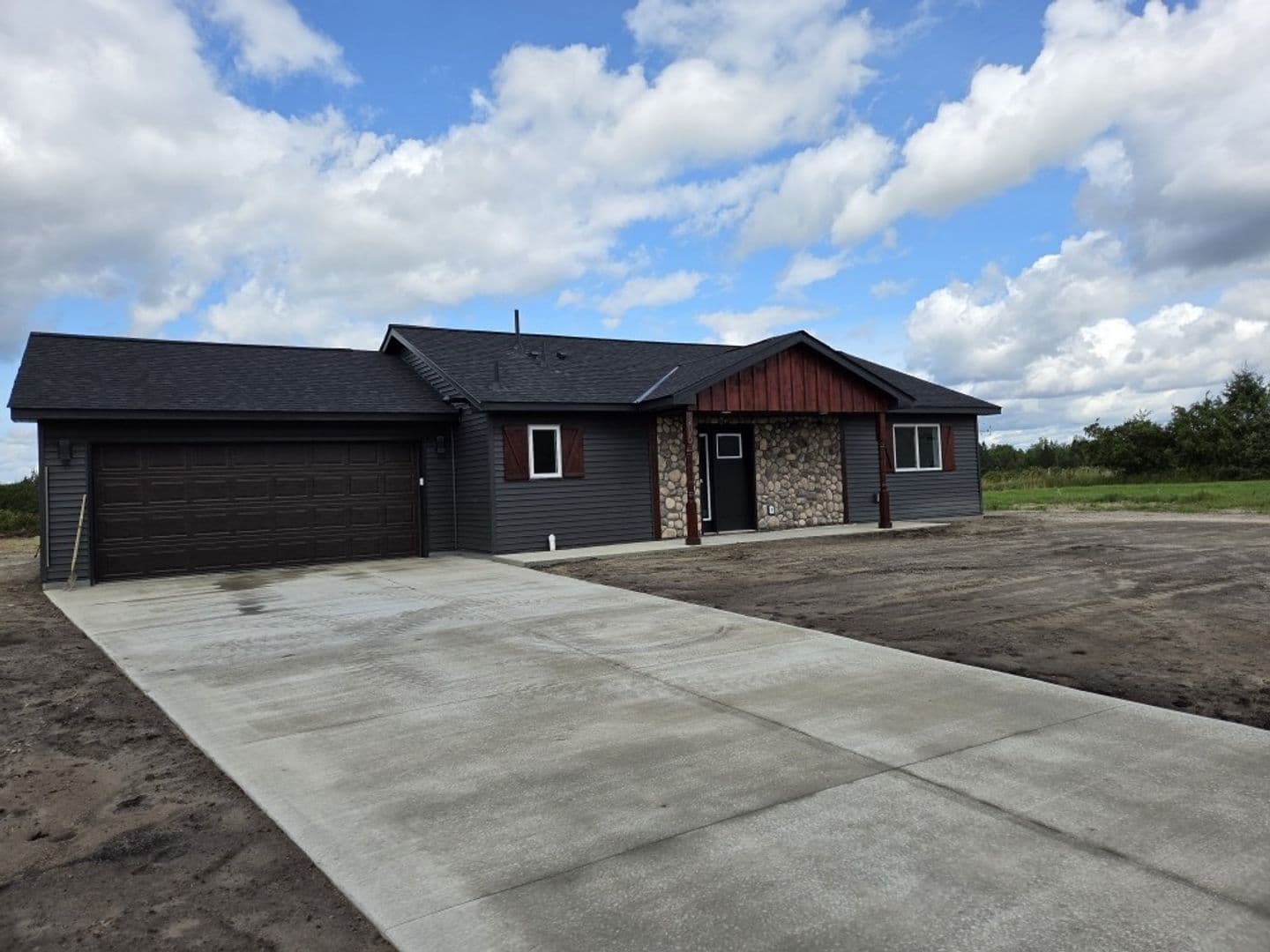 Nashwauk House: 105 8th St