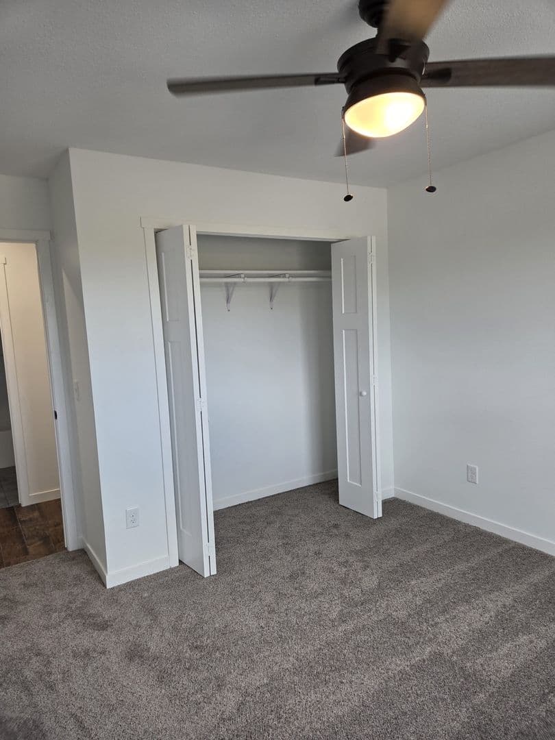 Nashwauk House: 105 8th St