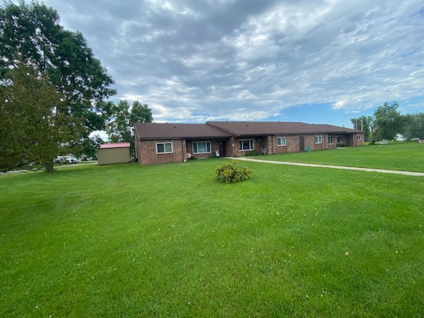 Deer River Apartment: 1022 Comstock Dr