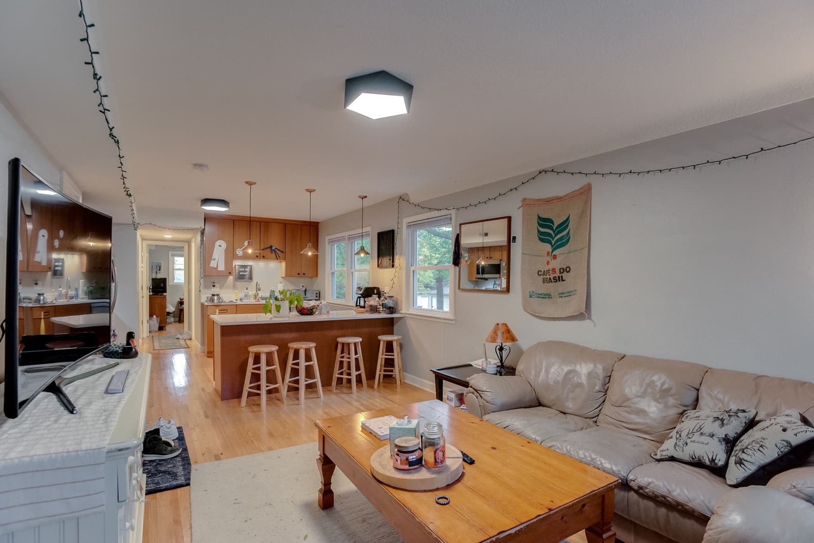 St Paul Apartment: 1848 Ashland Ave
