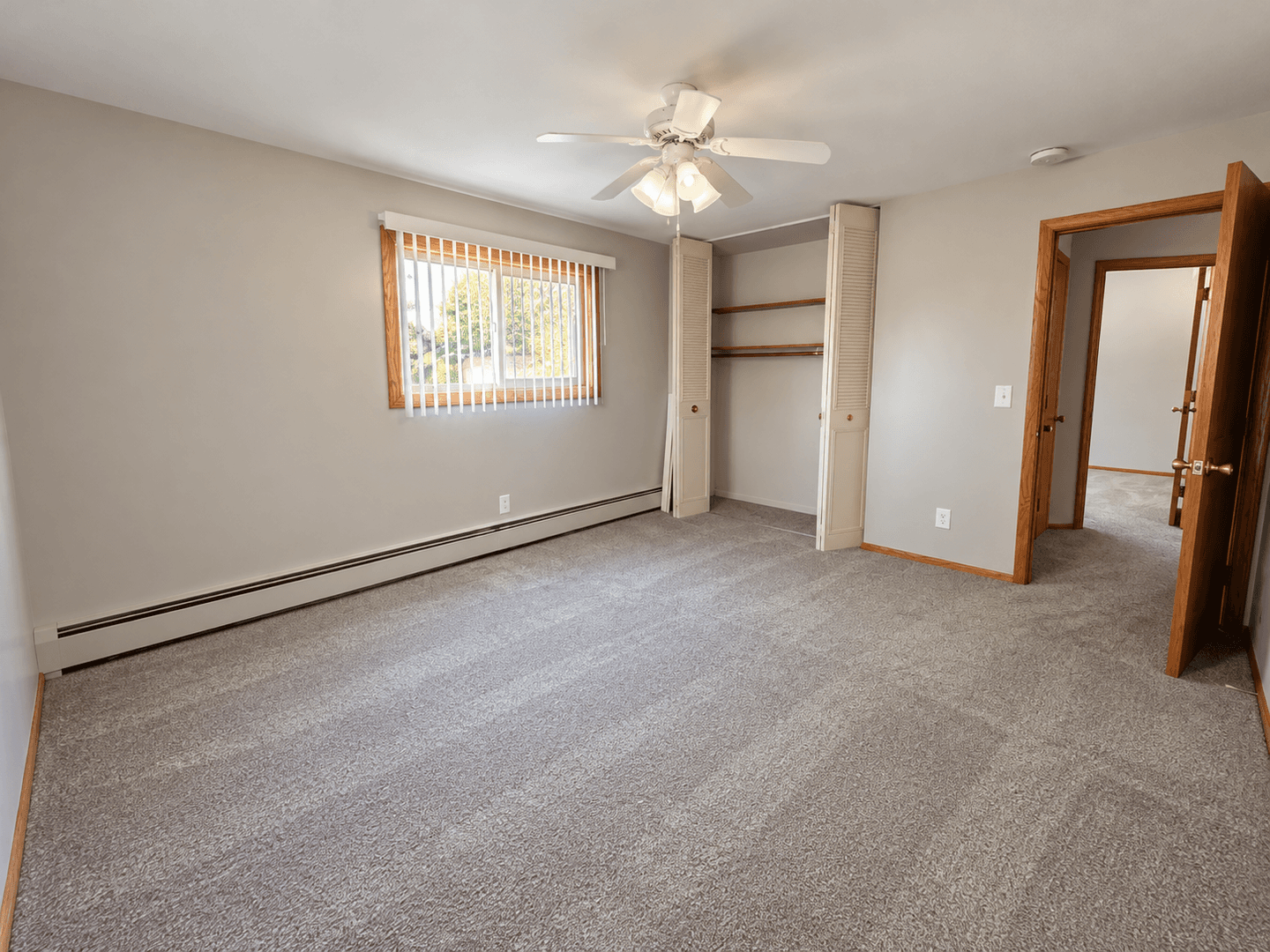 Saint Paul Apartment: 1749 Montana Avenue East