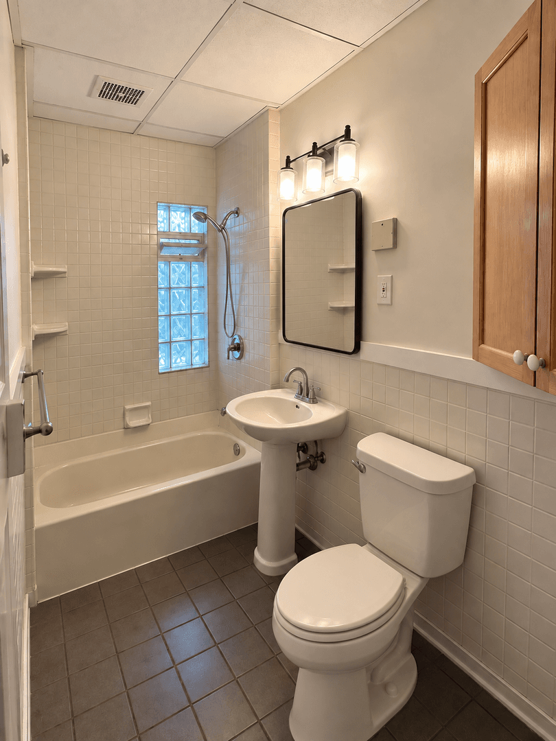 Saint Paul Apartment: 1838 Portland Avenue