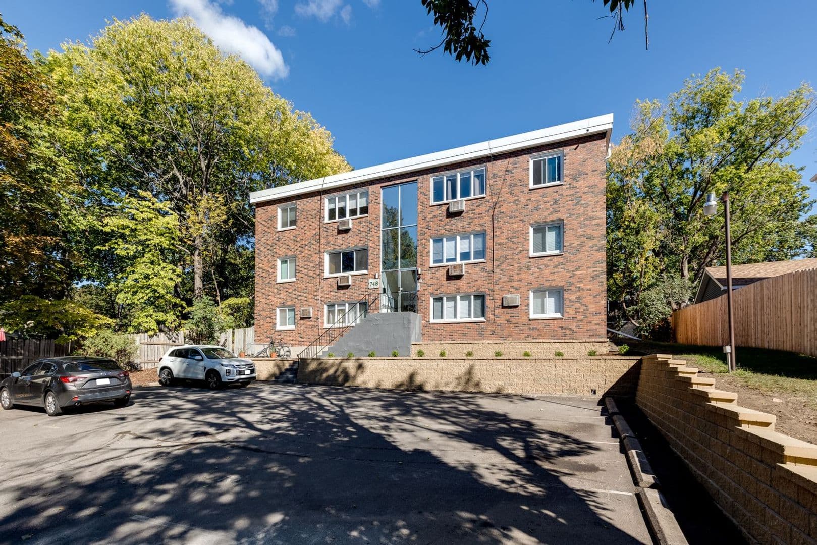 Saint Paul Apartment: 748 Tatum St
