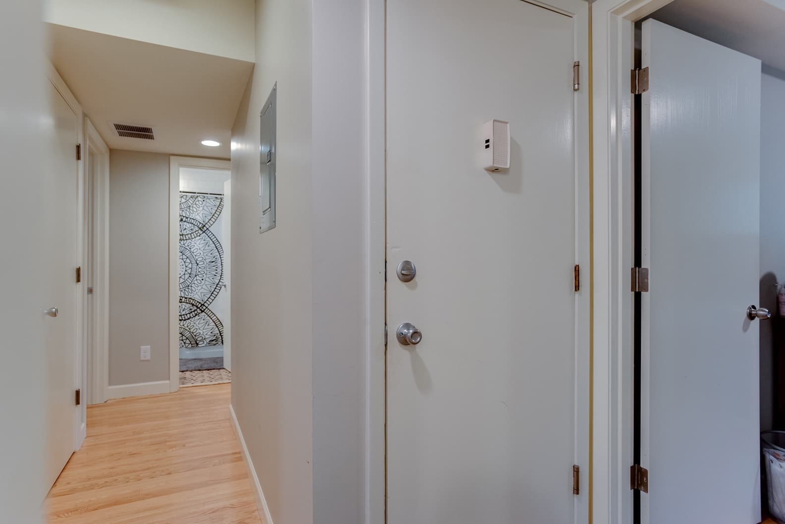 St Paul Apartment: 1848 Ashland Ave