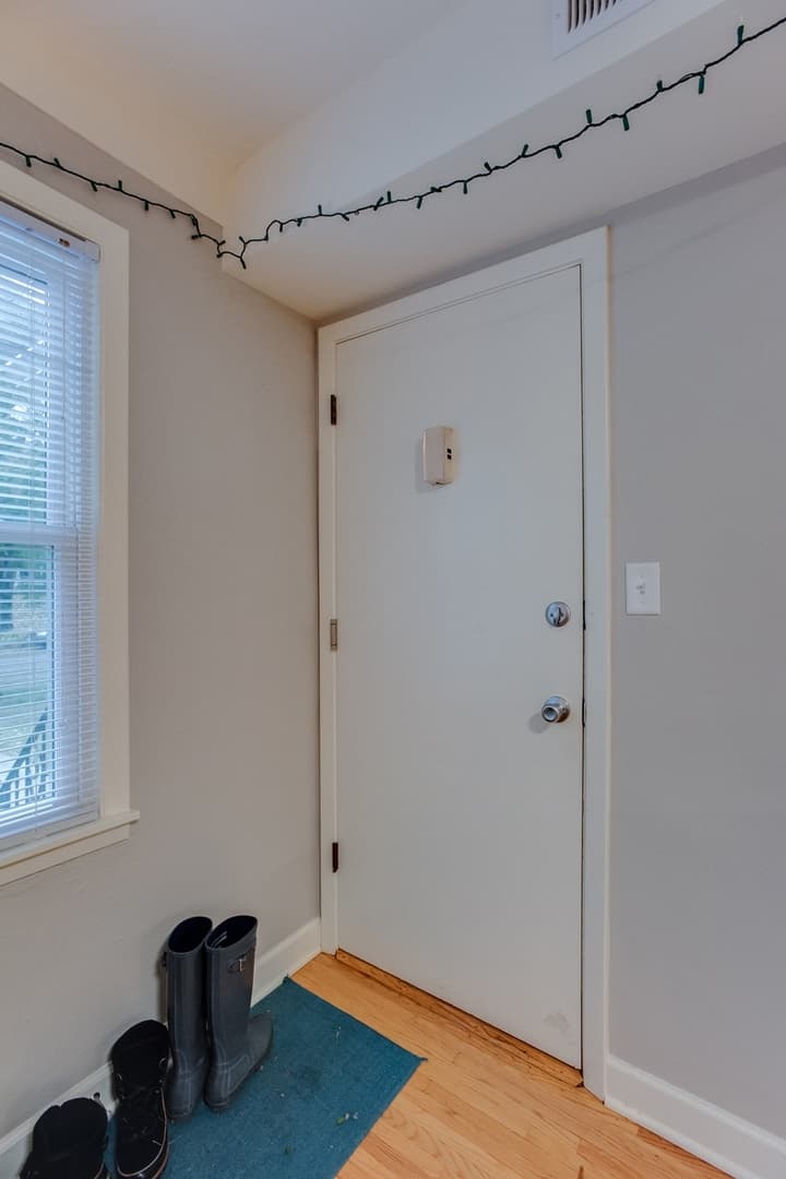 St Paul Apartment: 1848 Ashland Ave