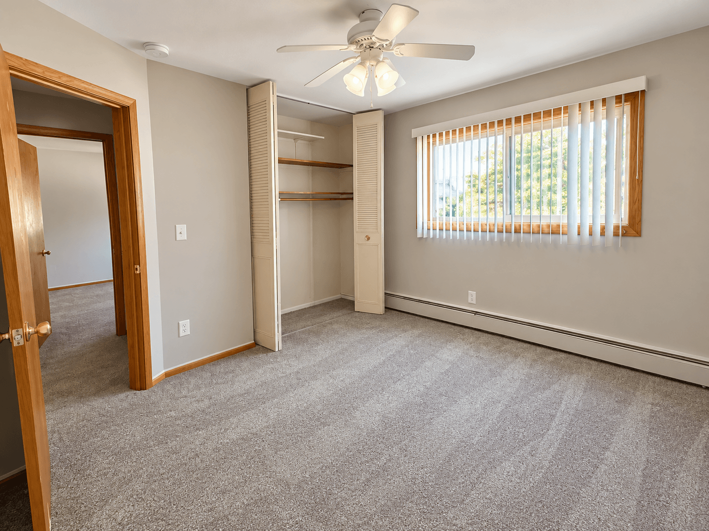 Saint Paul Apartment: 1749 Montana Avenue East