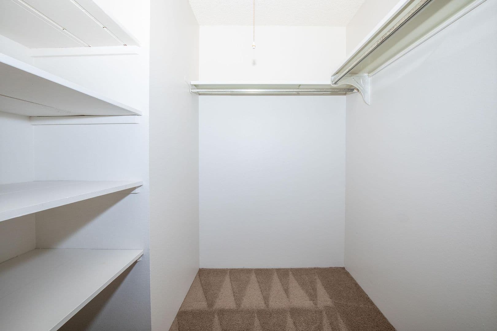 Renton Apartment: 10415 Southeast 174th St