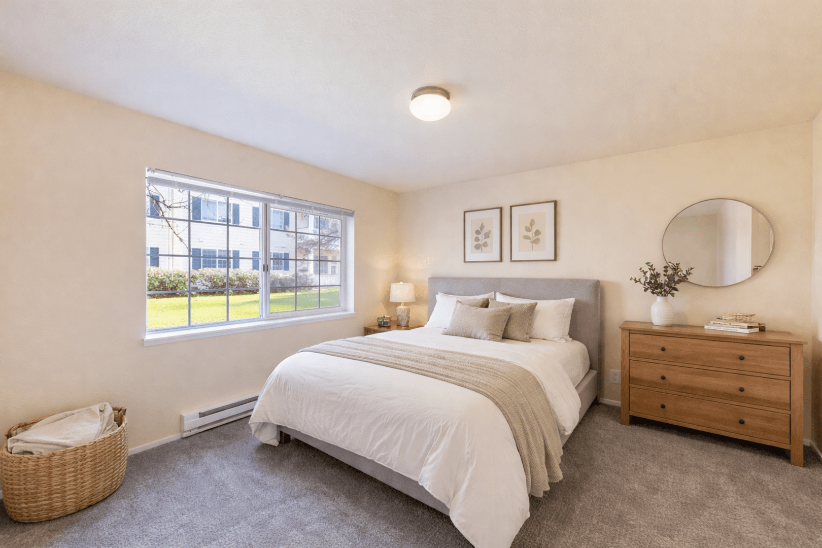 Bothell Apartment: 16720 North Road