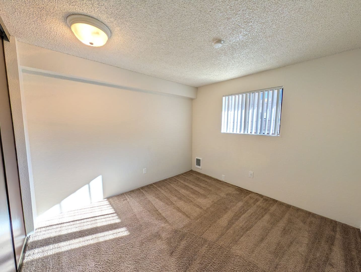 Seattle Apartment: 5644 University Way NE