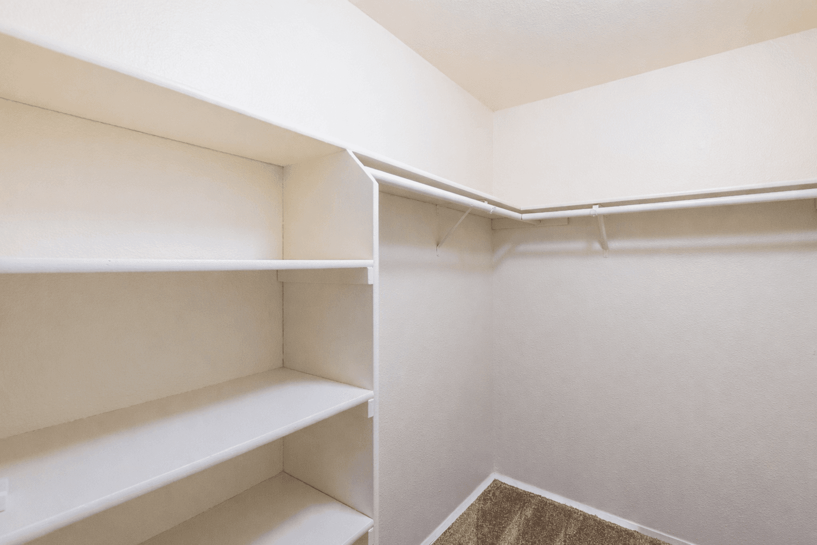 Bothell Apartment: 16720 North Road