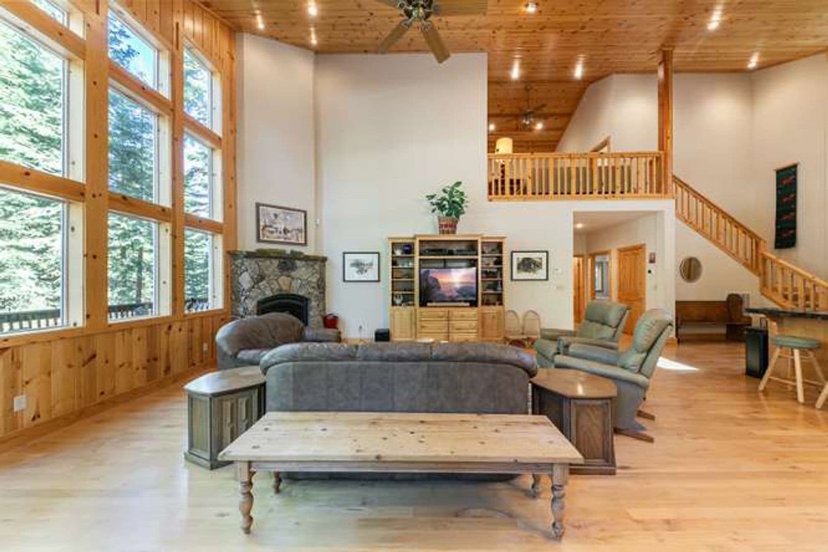 Truckee House: 11400 Thelin Drive