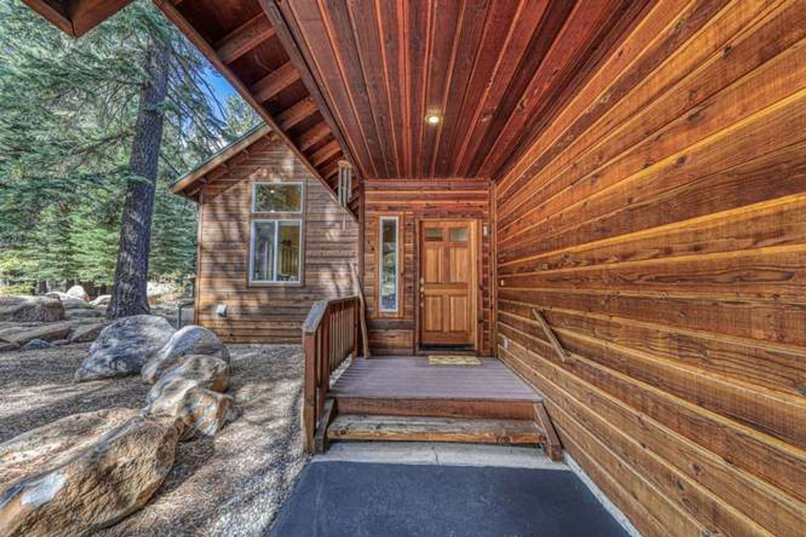 Truckee House: 11400 Thelin Drive