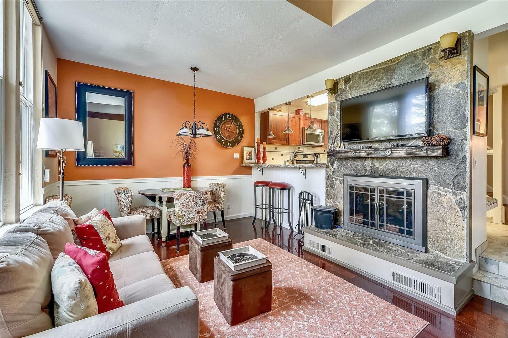 Tahoe City Condo: 3115 N Lake Blvd. #81