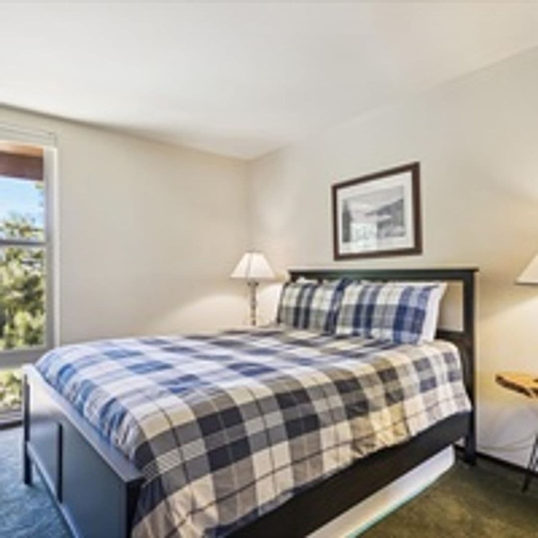 Tahoe City Condo: 2755 North Lake Blvd #97