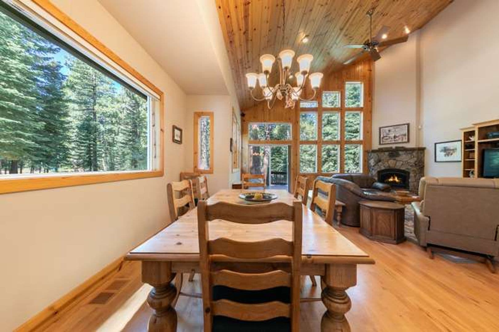 Truckee House: 11400 Thelin Drive