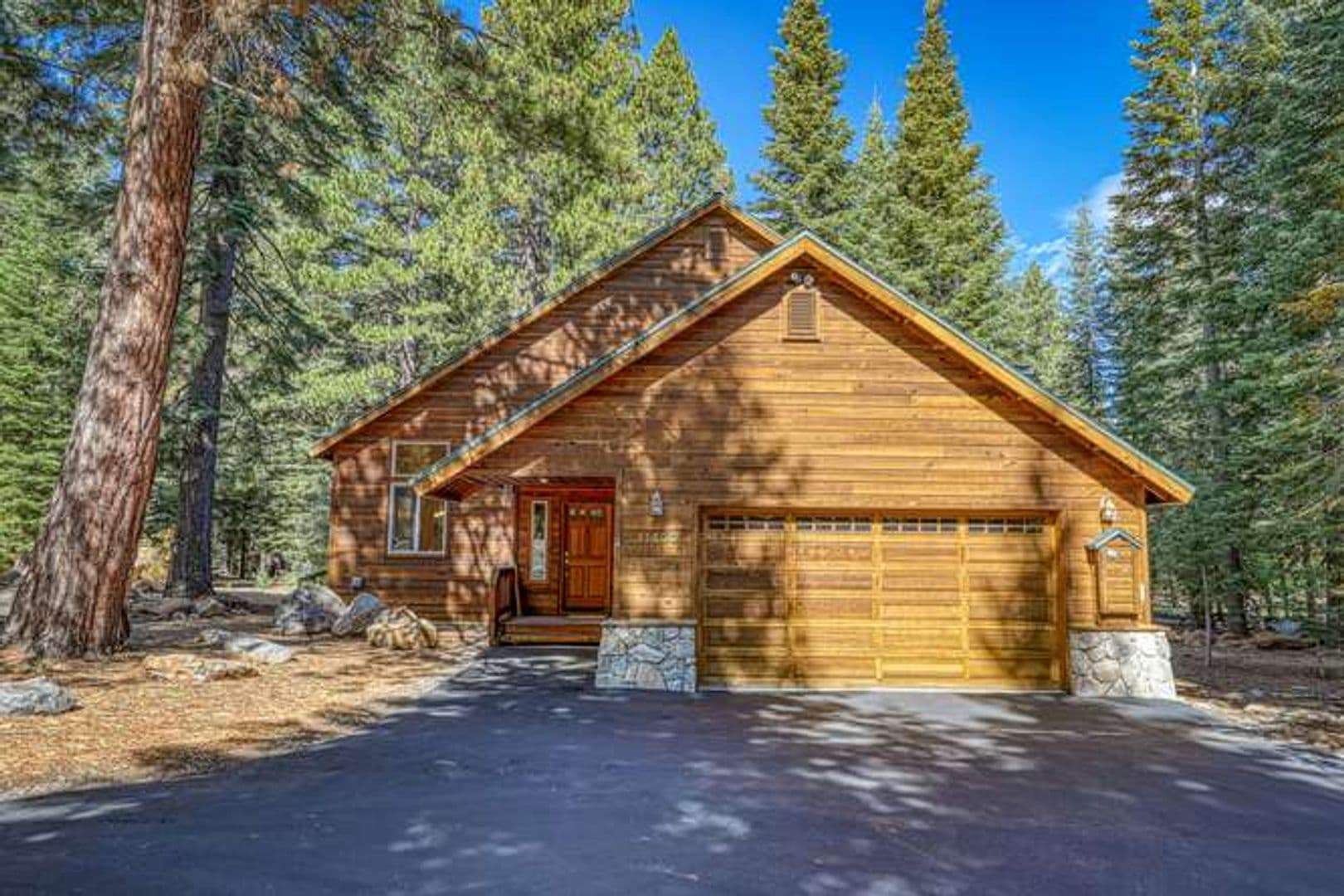 Truckee House: 11400 Thelin Drive