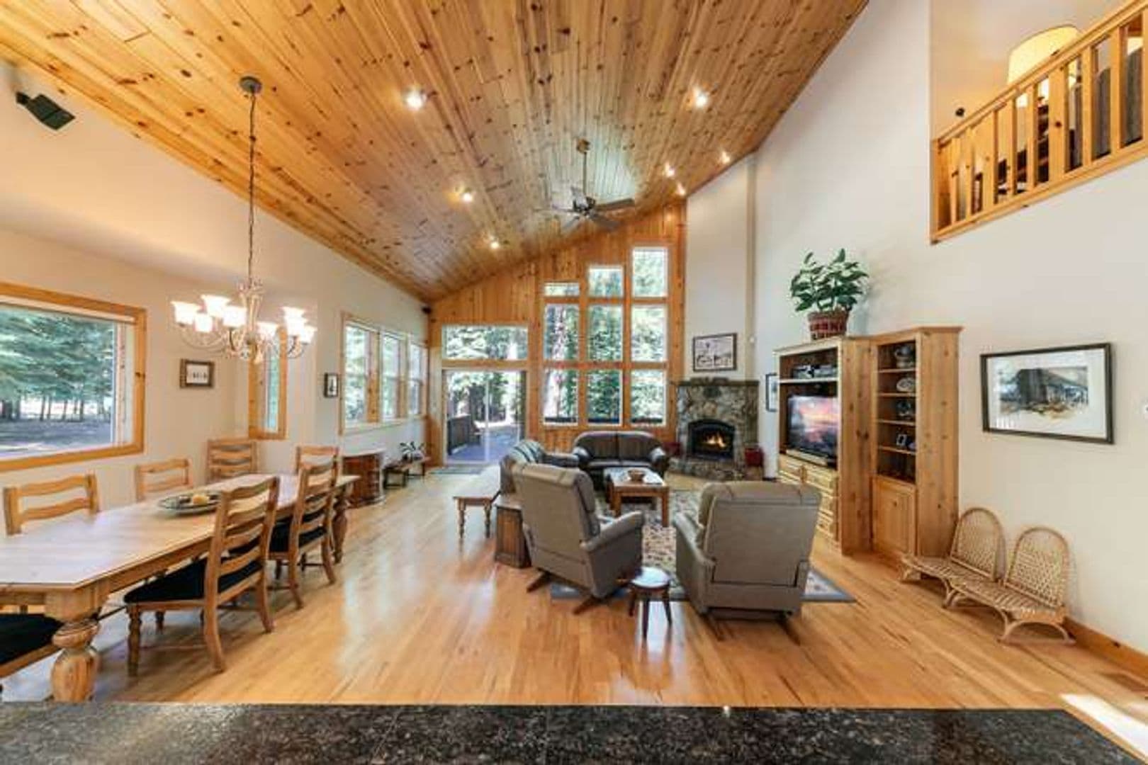 Truckee House: 11400 Thelin Drive