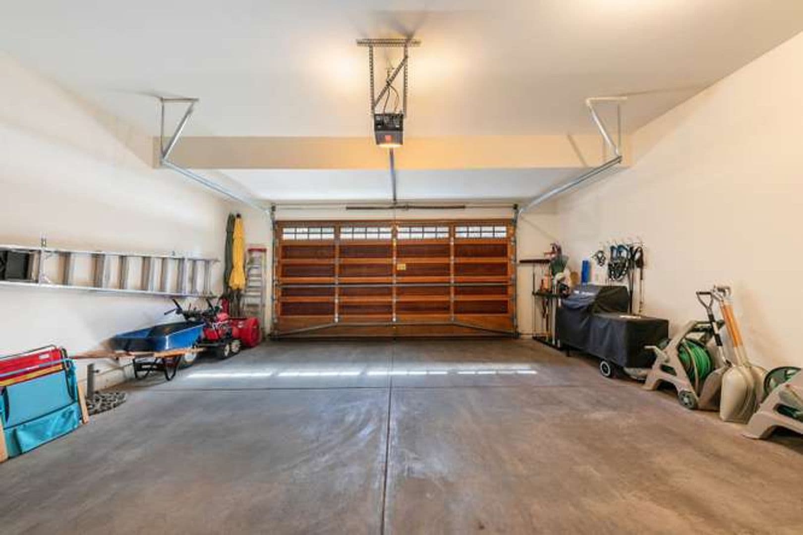 Truckee House: 11400 Thelin Drive