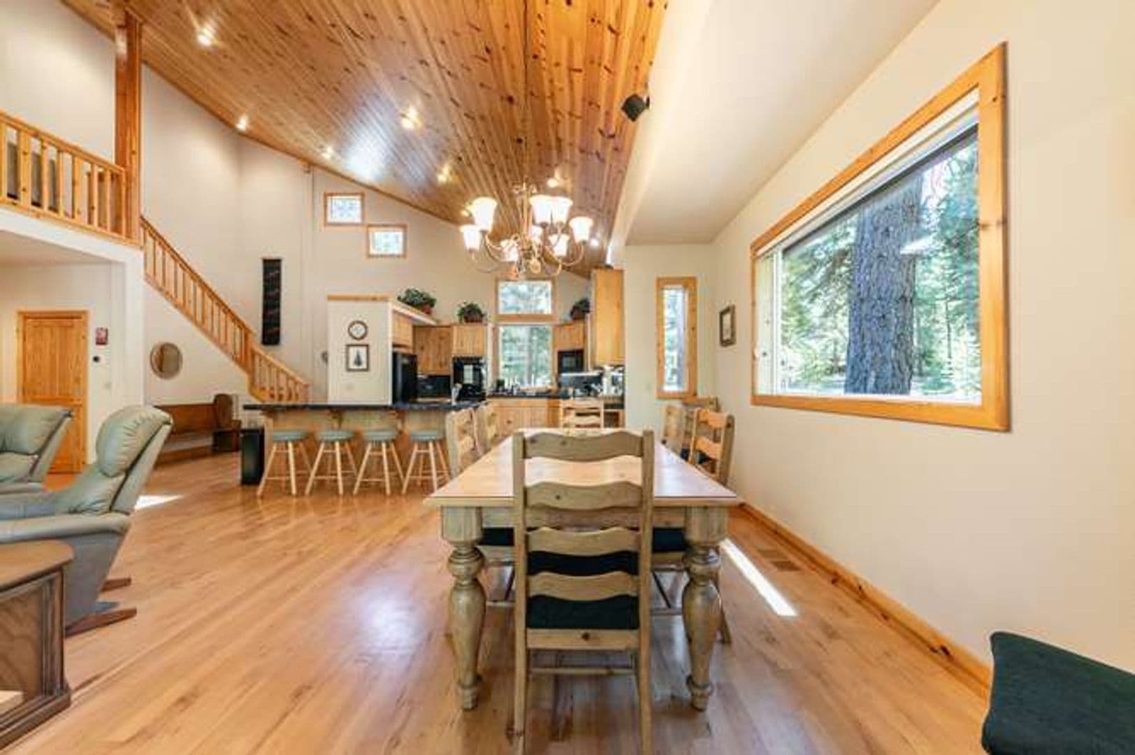 Truckee House: 11400 Thelin Drive