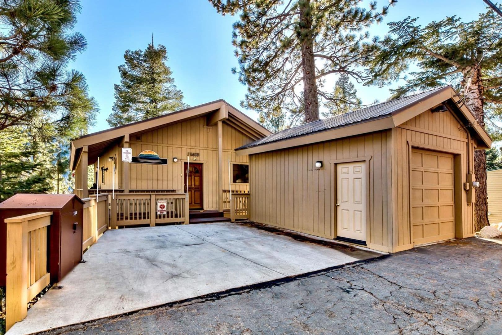 Truckee House: 14469 E Reed Ave