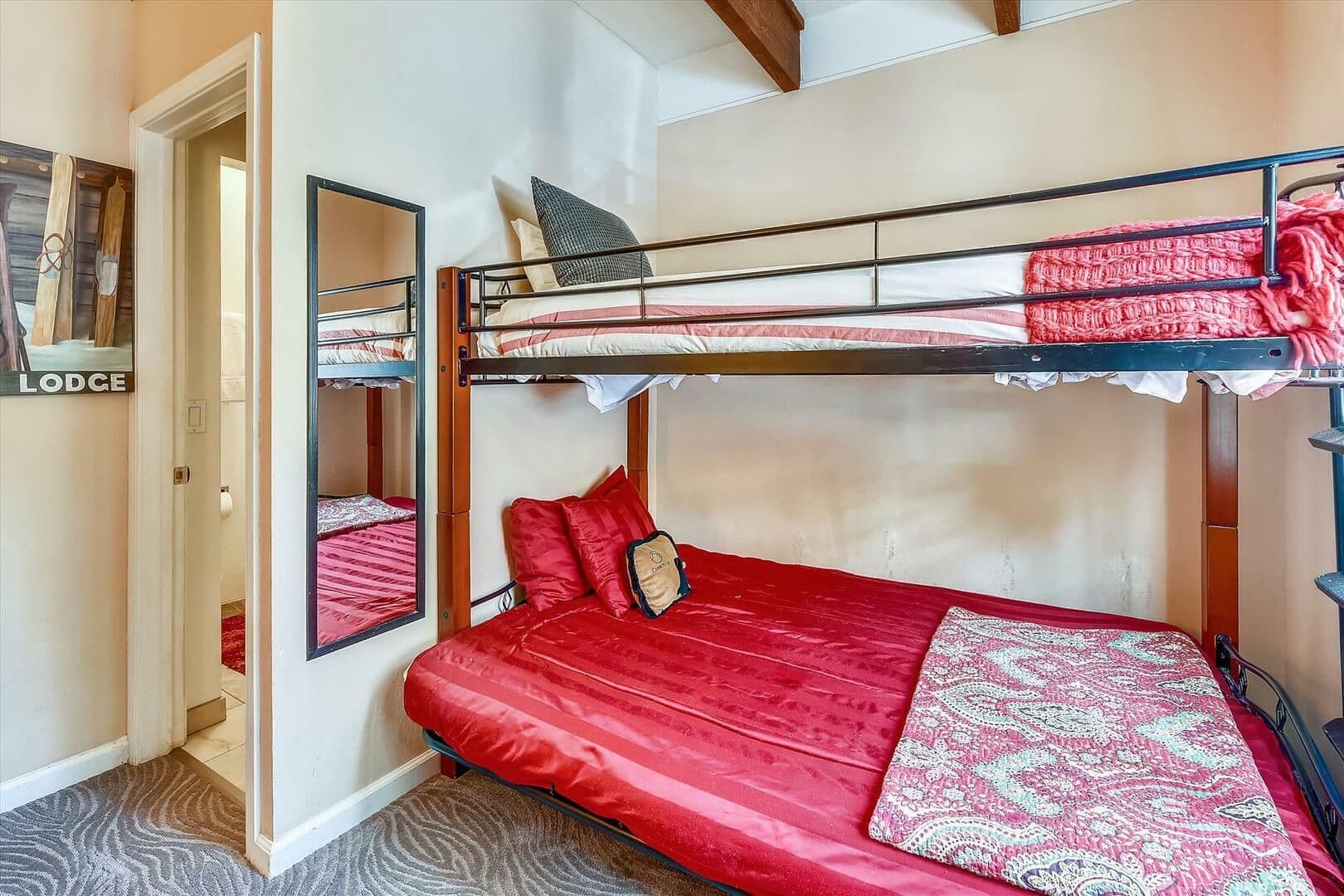 Tahoe City Condo: 3115 N Lake Blvd. #81