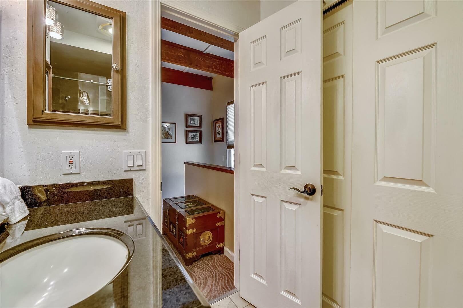 Tahoe City Condo: 3115 N Lake Blvd. #81