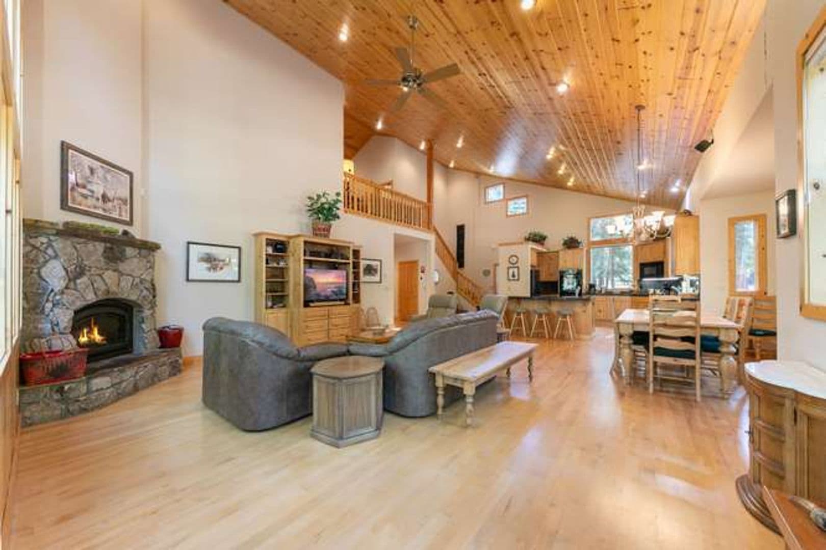 Truckee House: 11400 Thelin Drive