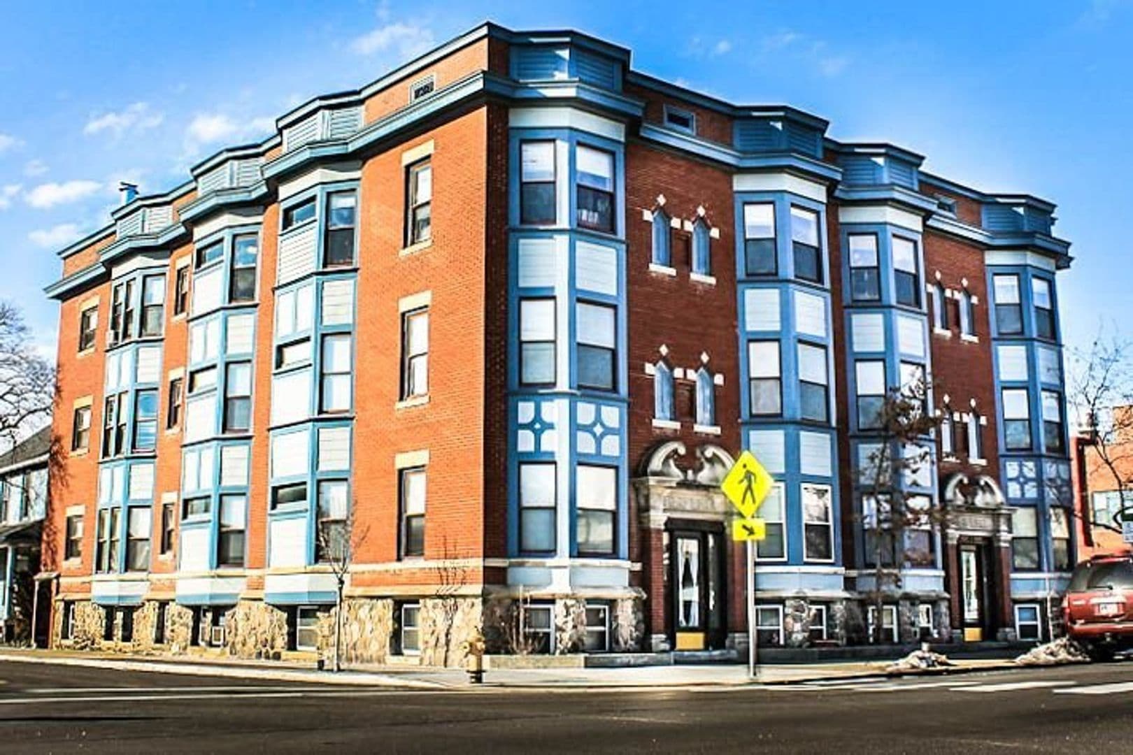 Lafayette Apartment: 18 S. 4th Street